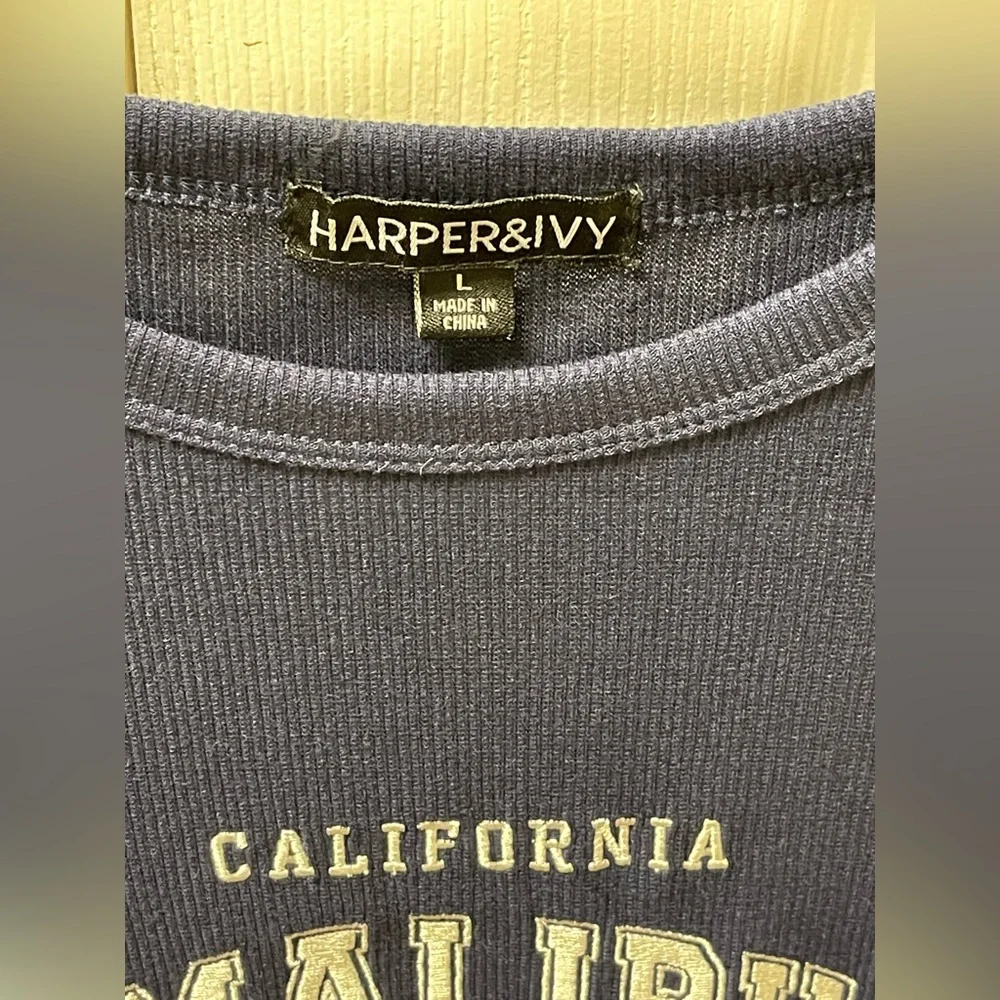 Harper & Ivy Women’s Navy & White Crop Top